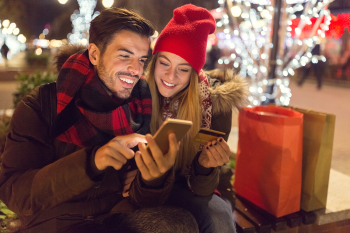 Maximizing Credit Card Perks and Your Credit Score During the Holidays